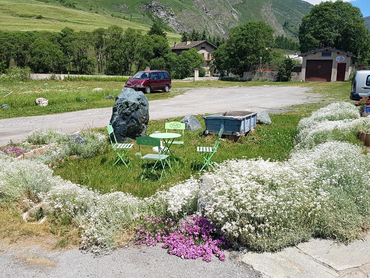 Hotel La Vanoise Bessans Exteriör bild