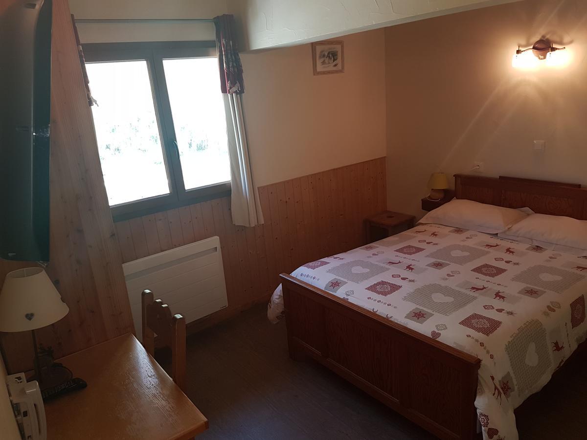 Hotel La Vanoise Bessans Exteriör bild